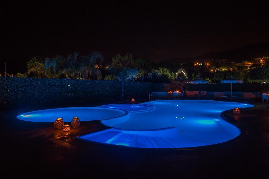 Blu Tropical Resort ザンブローネ エクステリア 写真